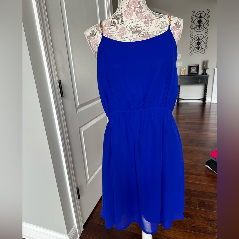 Dress - Picture 3 of 3